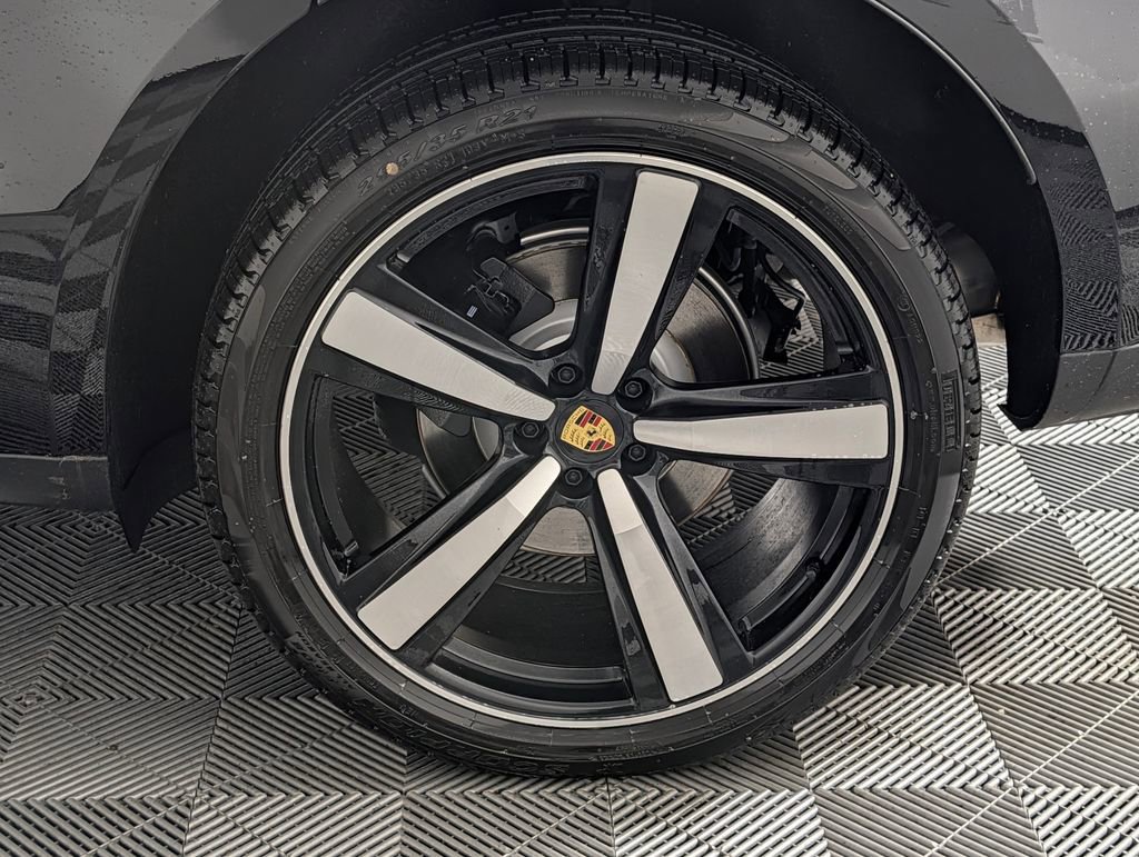 New 2026 Porsche Macan image 12