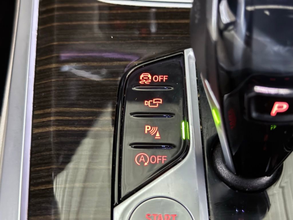 Used 2020 BMW X5 xDrive50i w/ Executive Package image 39