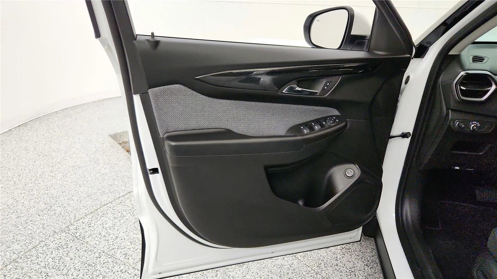 New 2026 Chevrolet TrailBlazer LT w/ Convenience Package image 32