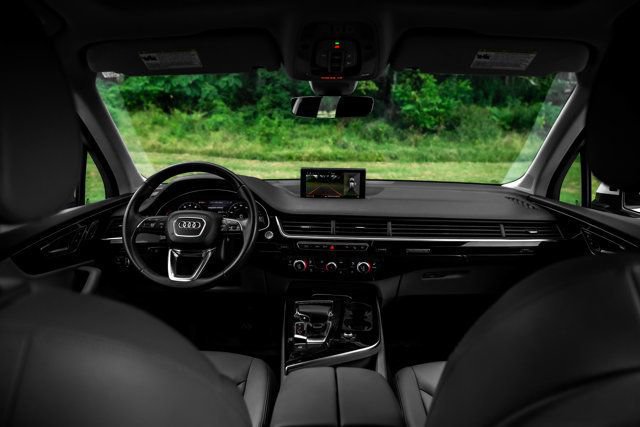 Used 2019 Audi Q7 3.0T Premium Plus w/ Premium Plus Package AWD/4WD image 13