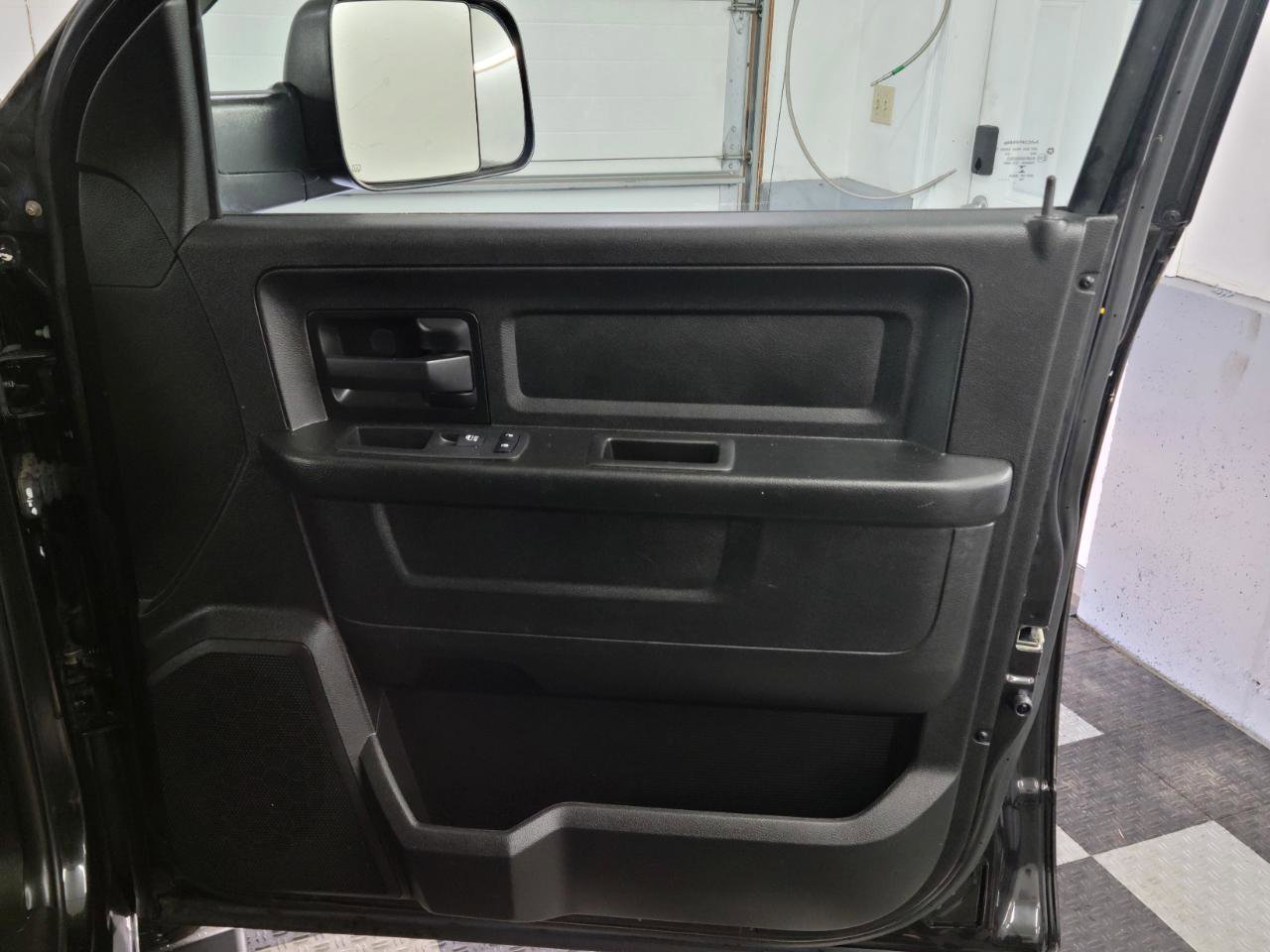 Used 2019 RAM 1500 Express w/ Express Value Package AWD/4WD image 19