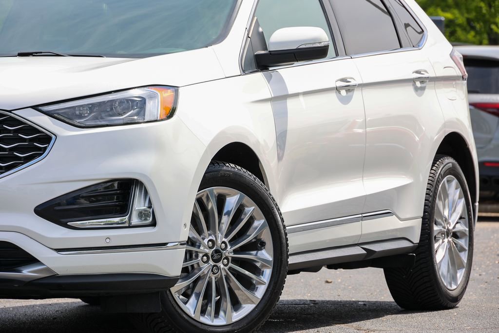 Used 2021 Ford Edge Titanium w/ Equipment Group 301A AWD/4WD image 16