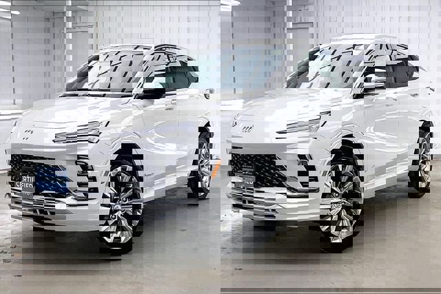 Certified 2025 Buick Envista Avenir image 2