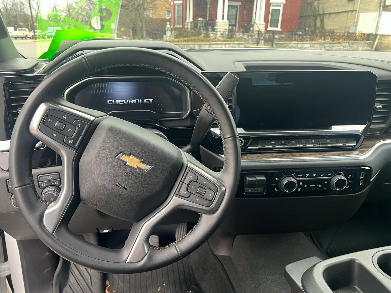 Used 2025 Chevrolet Silverado 1500 LT image 8
