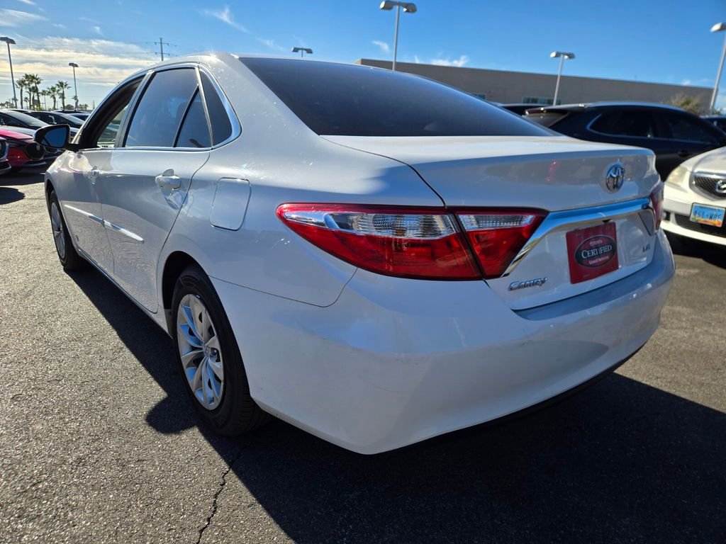 Used 2017 Toyota Camry LE image 3