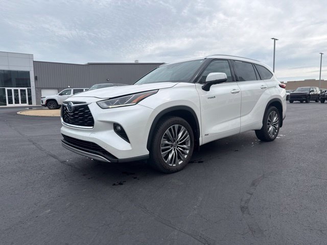 Used 2021 Toyota Highlander Platinum AWD/4WD image 3