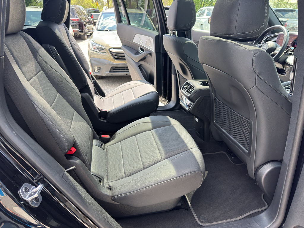 Used 2025 Mercedes-Benz GLS 450 4MATIC image 18