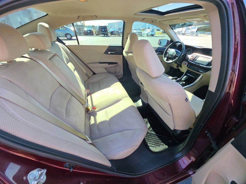 Used 2016 Honda Accord EX image 30