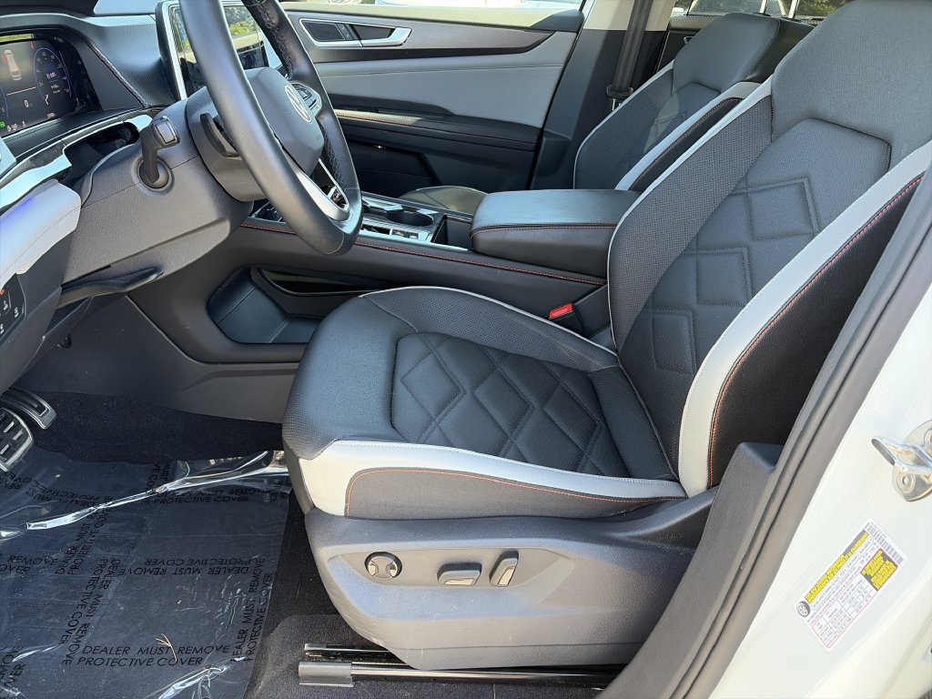 Certified 2025 Volkswagen Atlas Peak Edition SE AWD/4WD image 16