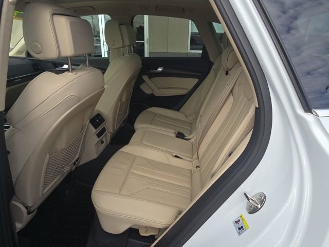 Used 2024 Audi Q5 e Premium Plus w/ Premium Plus Package image 11