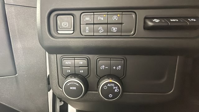Used 2023 Chevrolet Tahoe Premier AWD/4WD image 18