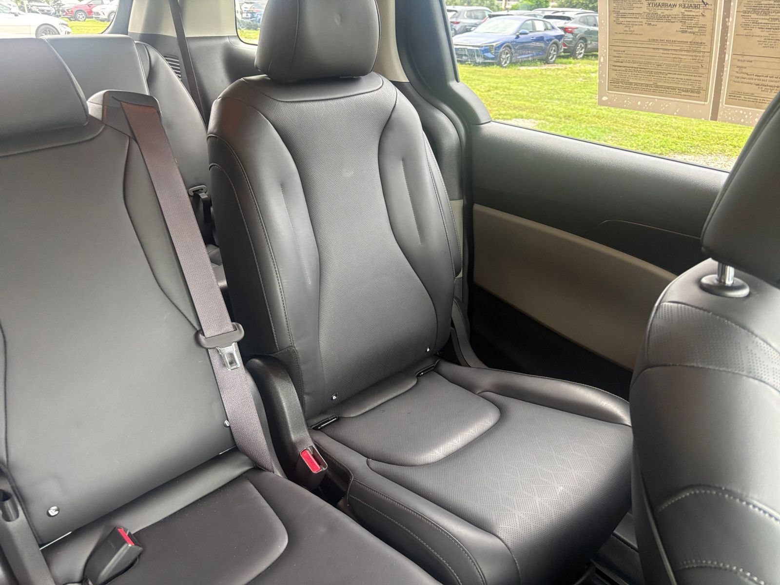 Used 2026 Kia Carnival FWD image 39