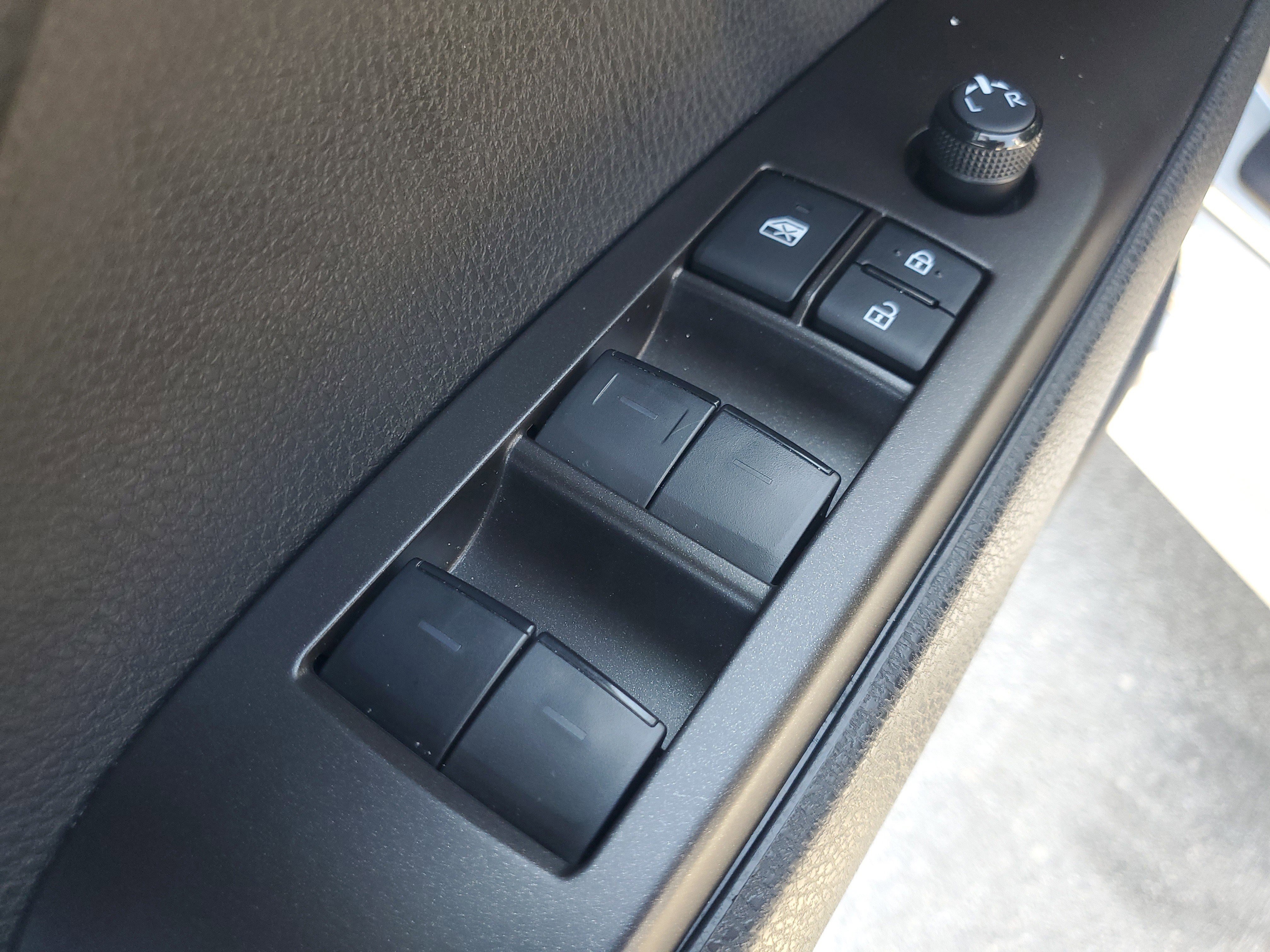 Used 2024 Toyota Camry SE FWD image 19