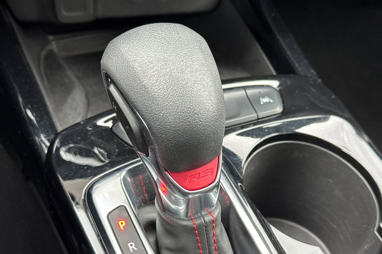 Used 2024 Chevrolet Trax RS w/ Sunroof Package image 22