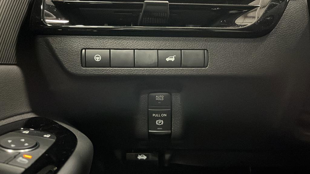 Used 2025 Nissan Murano SV AWD/4WD image 31