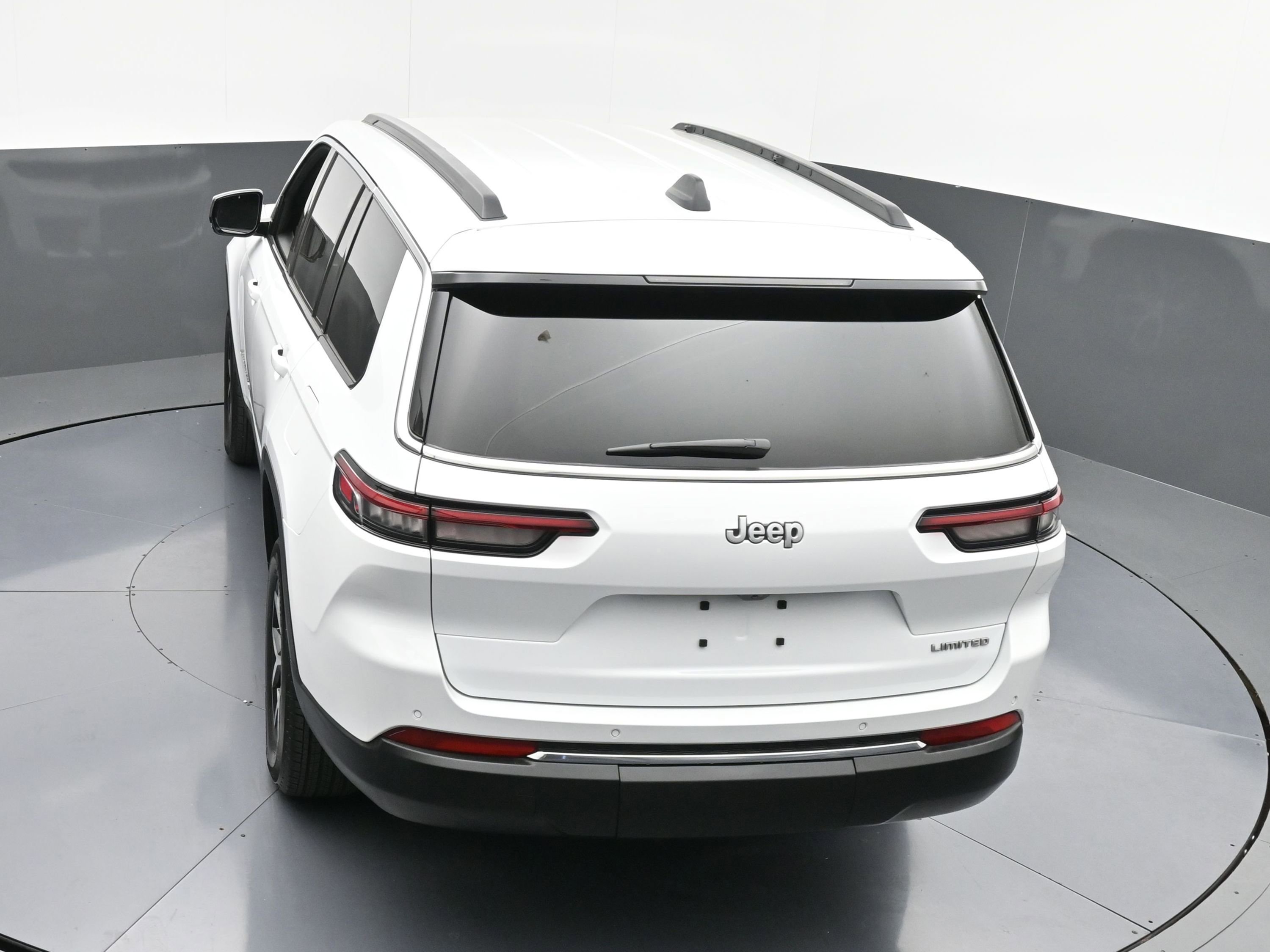 Used 2025 Jeep Grand Cherokee L Limited image 35