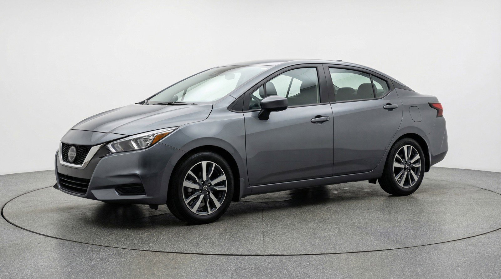 Used 2025 Nissan Versa SV image 3
