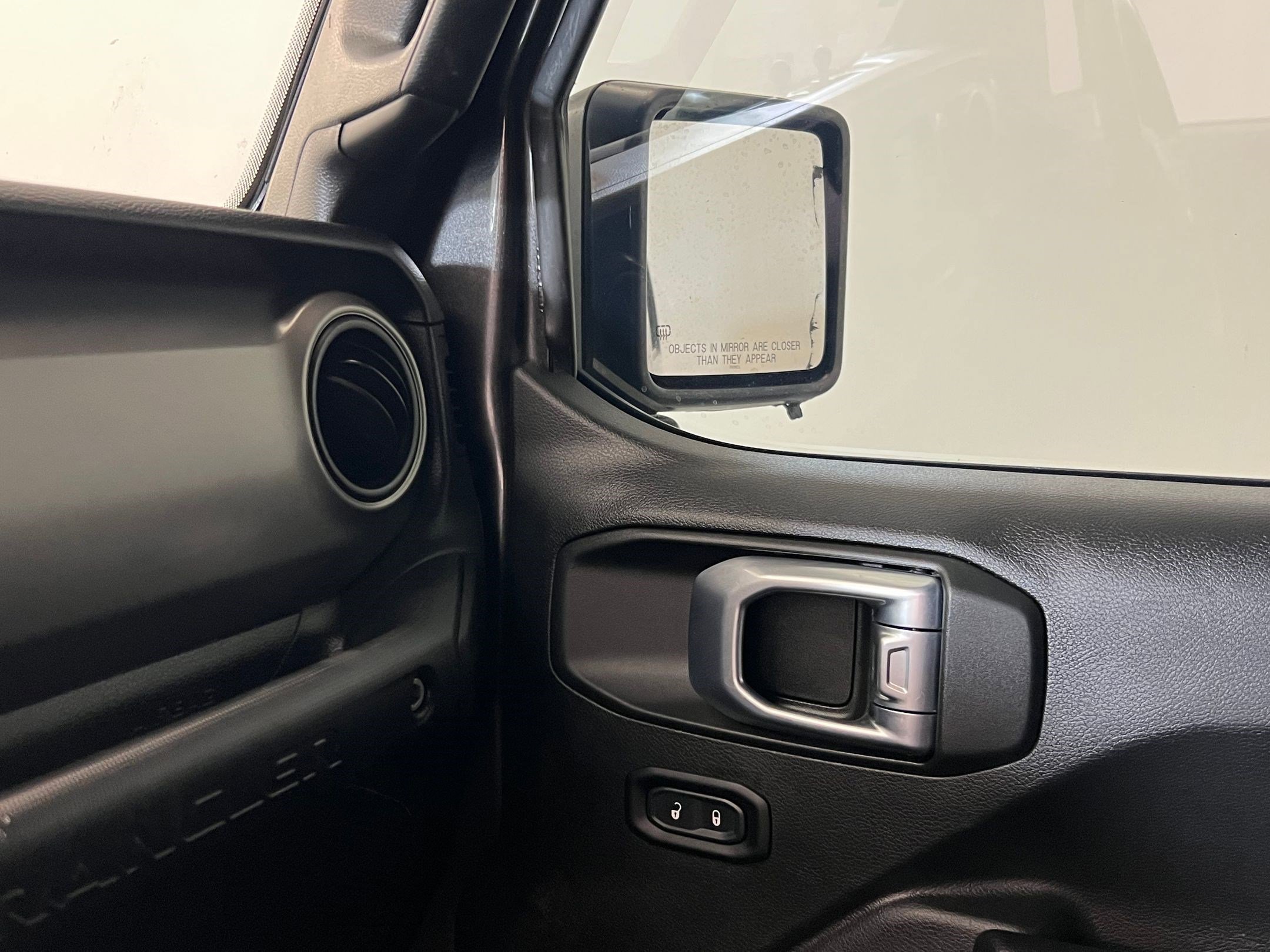 Used 2021 Jeep Wrangler Unlimited Sport image 27