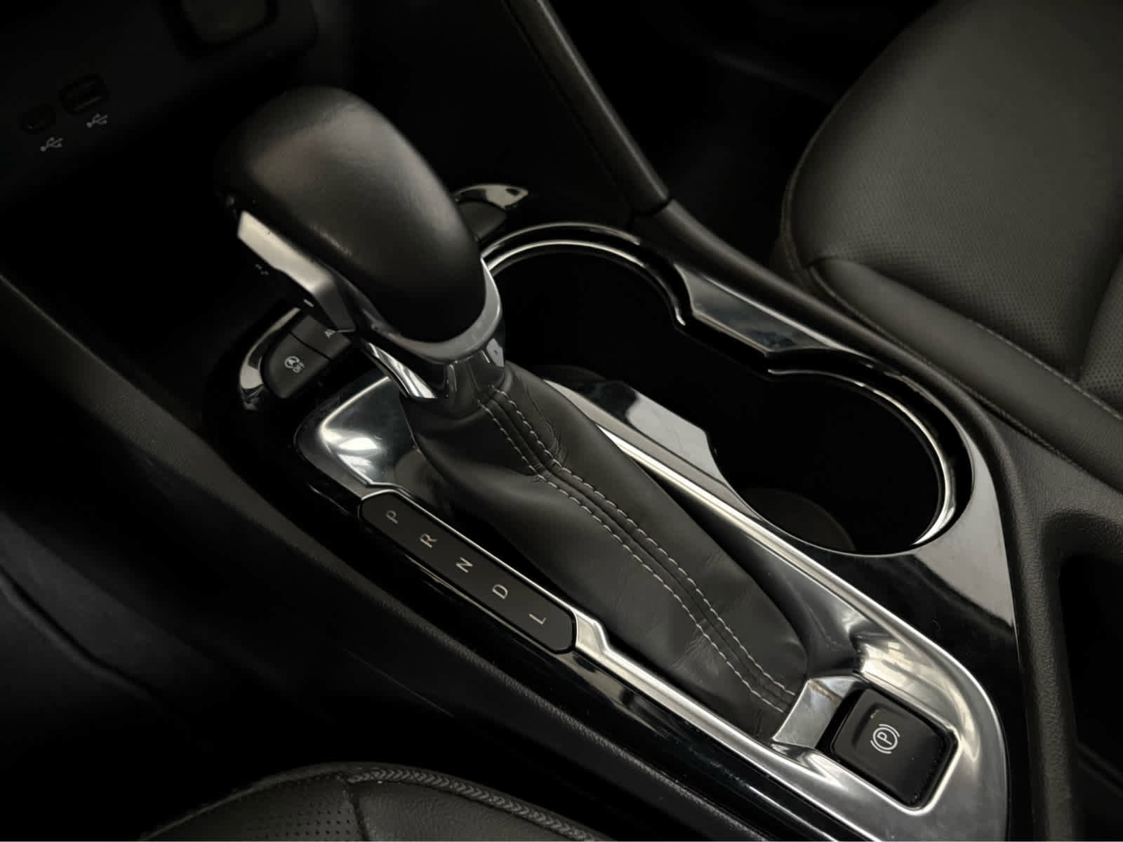 Certified 2024 Buick Encore GX Sport Touring image 27