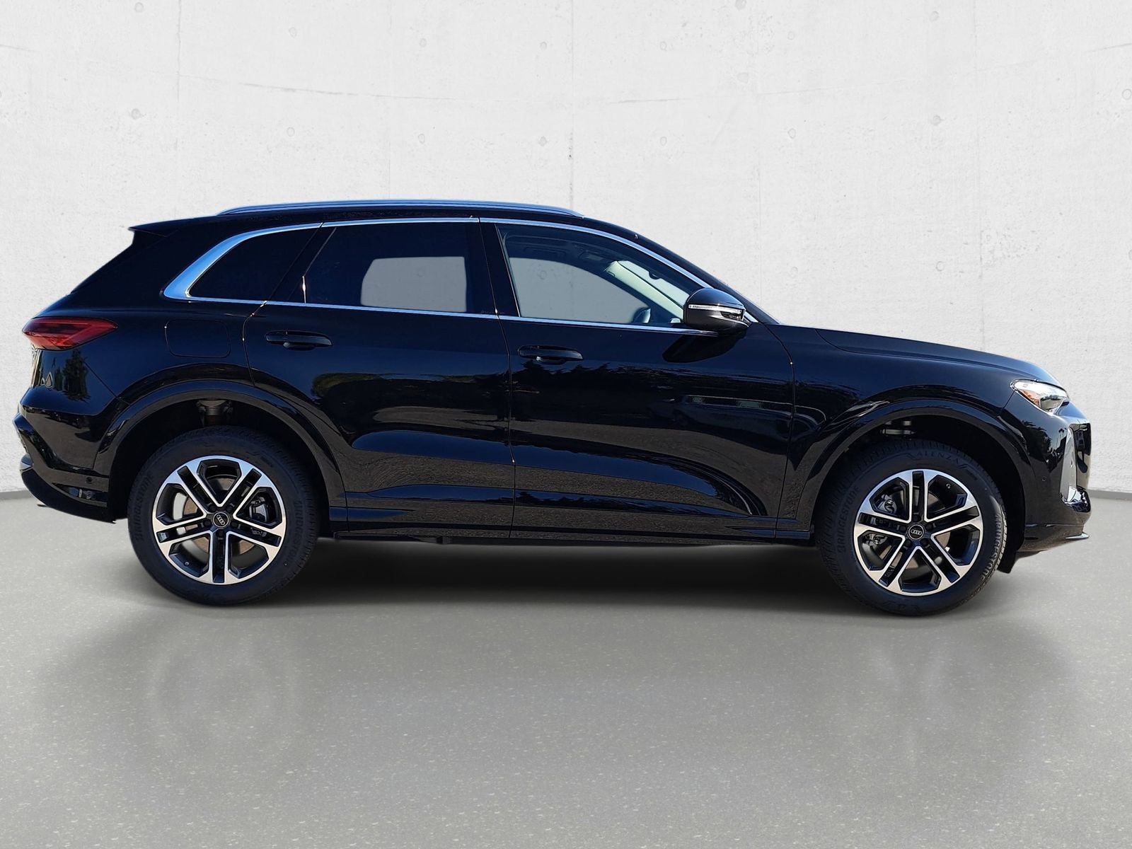 New 2026 Audi Q5 Premium AWD/4WD image 4