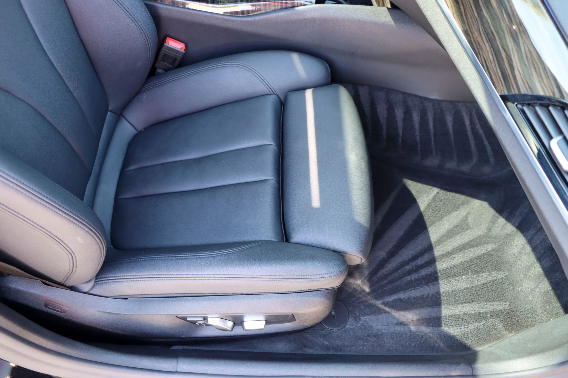 Used 2018 BMW 530e image 22