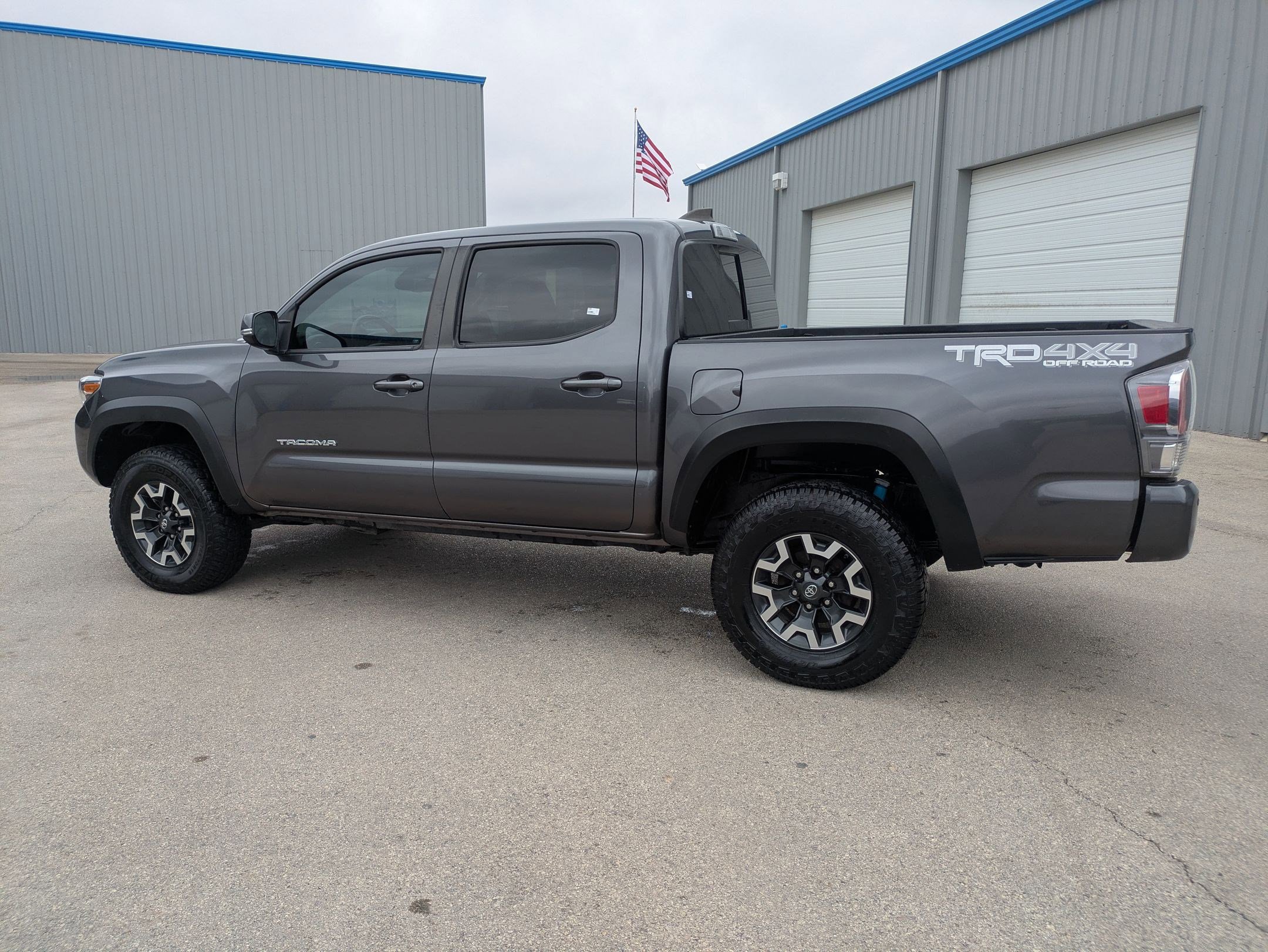 Used 2021 Toyota Tacoma TRD Off-Road image 6