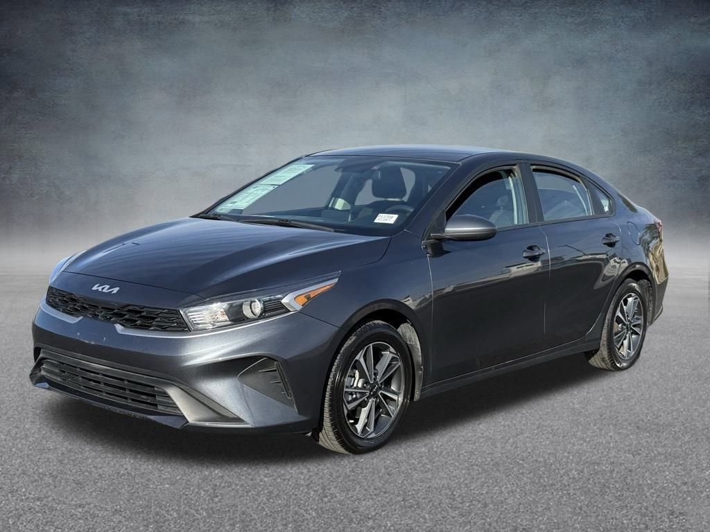 Used 2023 Kia Forte LXS image 8