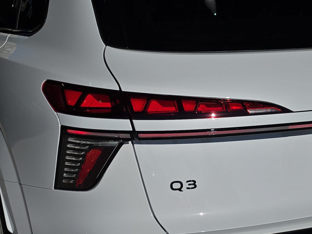 New 2026 Audi Q3 quattro 2.0T AWD/4WD image 35