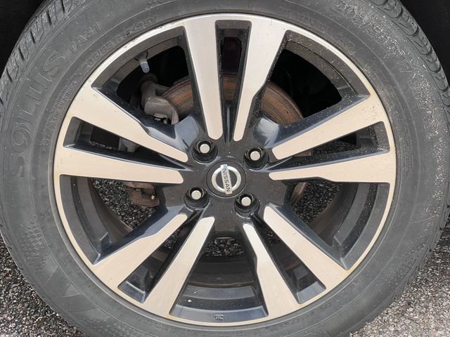 Used 2018 Nissan Kicks SV image 6