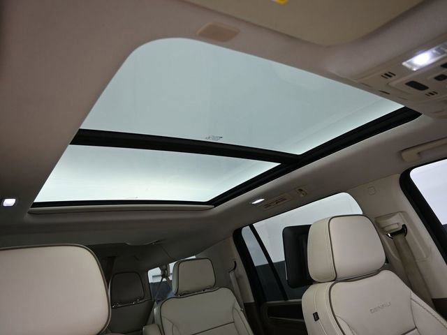 Used 2021 GMC Yukon XL Denali w/ Denali Premium Package image 47