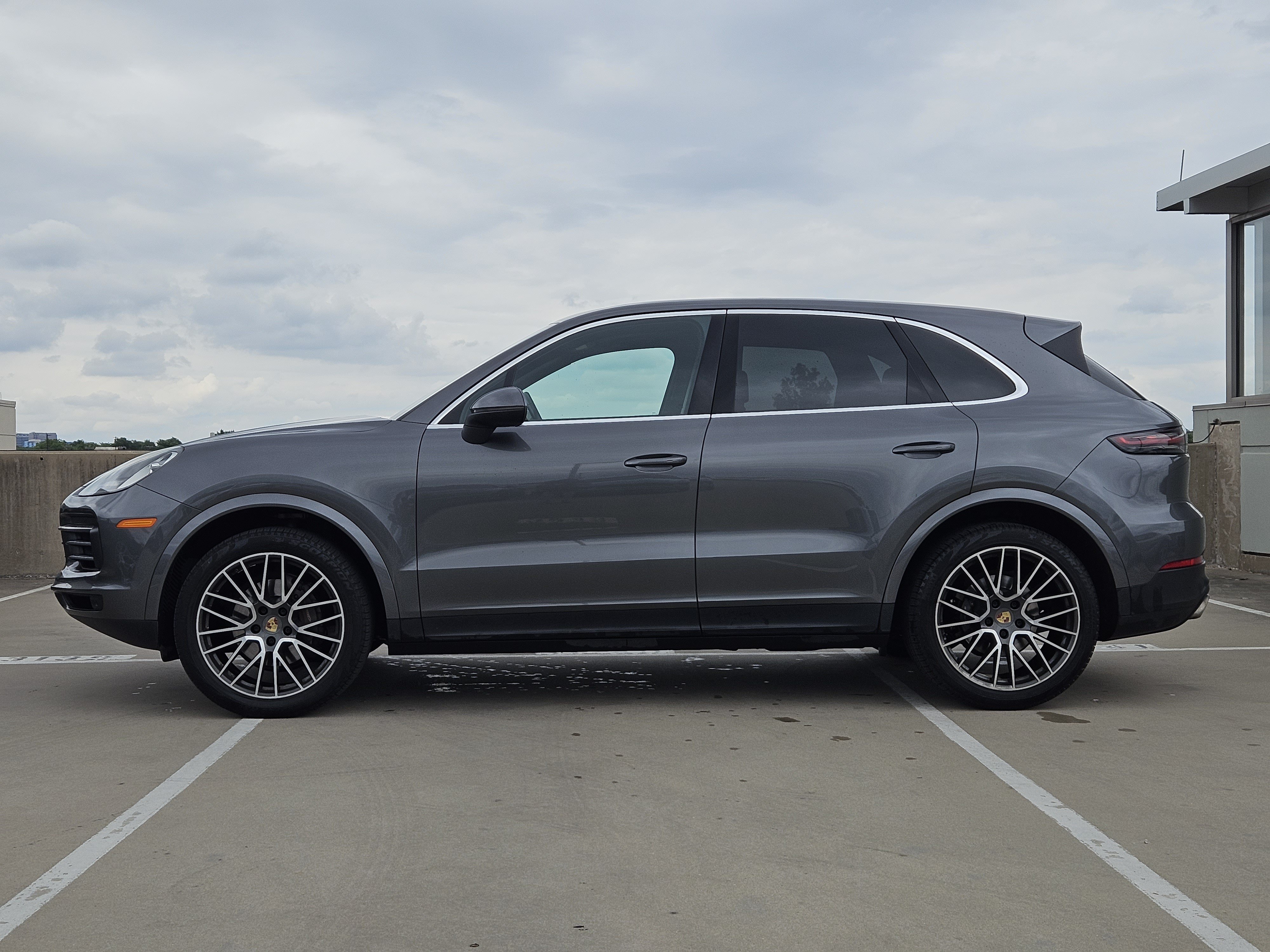 Used 2019 Porsche Cayenne AWD/4WD image 2