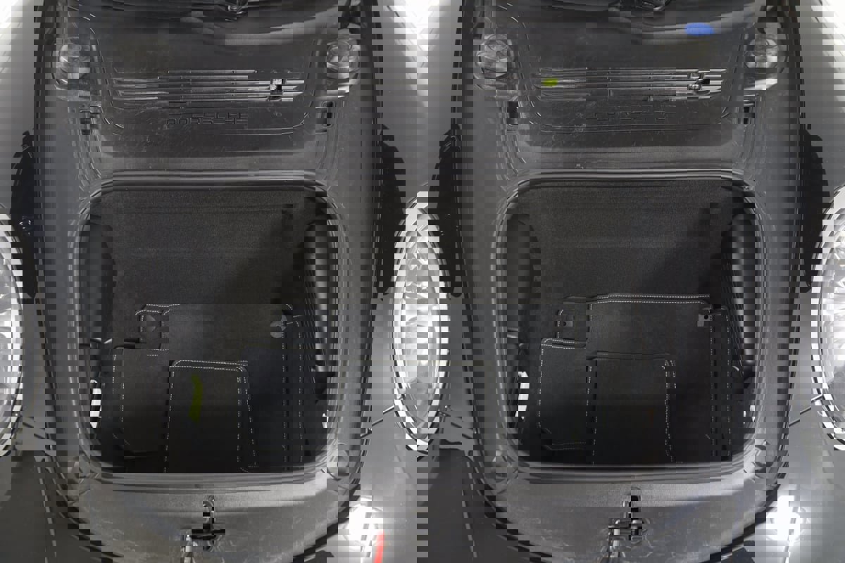 Used 2019 Porsche 911 Carrera T w/ Carrera T Interior Package image 25