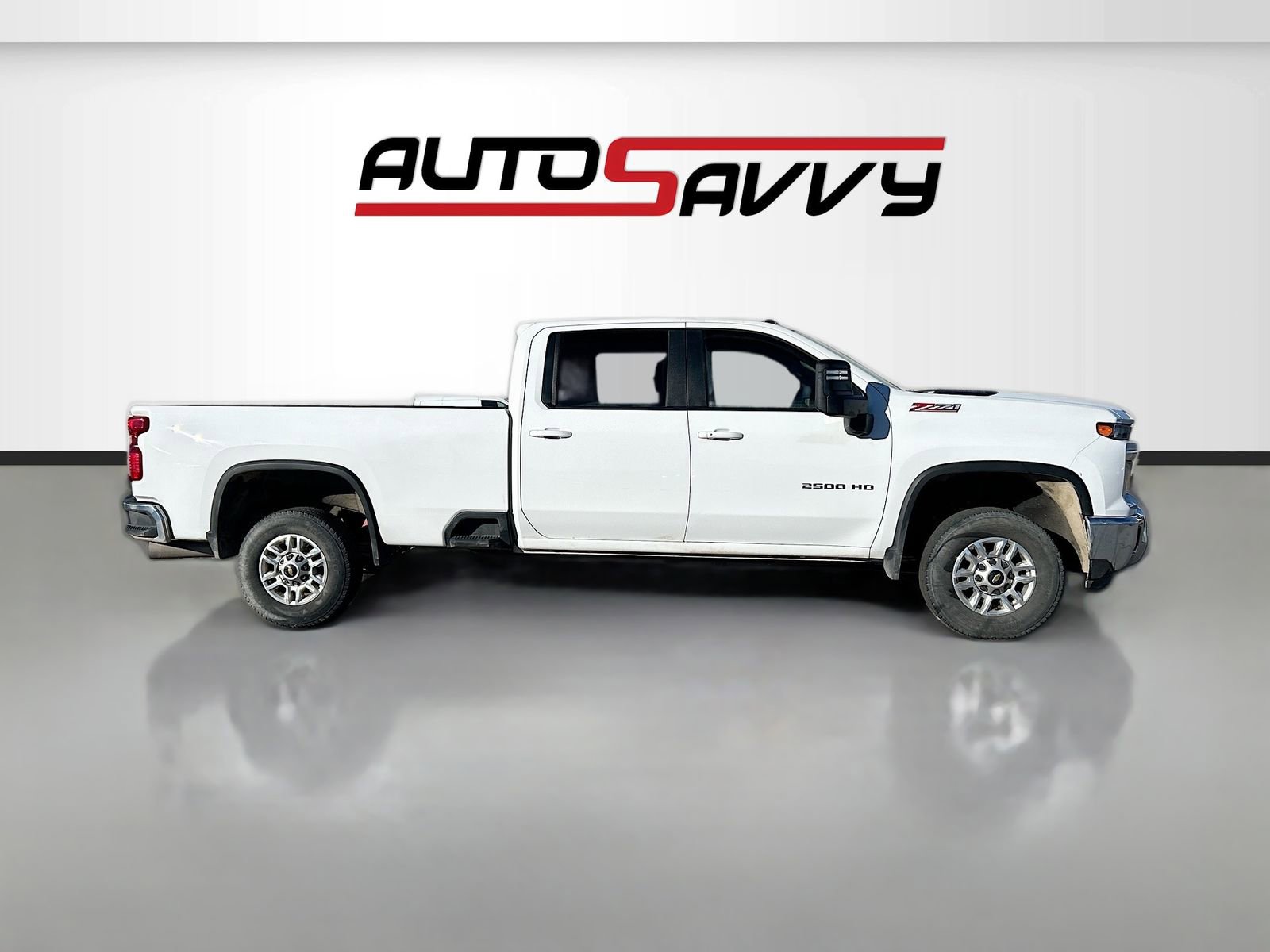 Used 2024 Chevrolet Silverado 2500 LT w/ Z71 Off-Road Package image 8