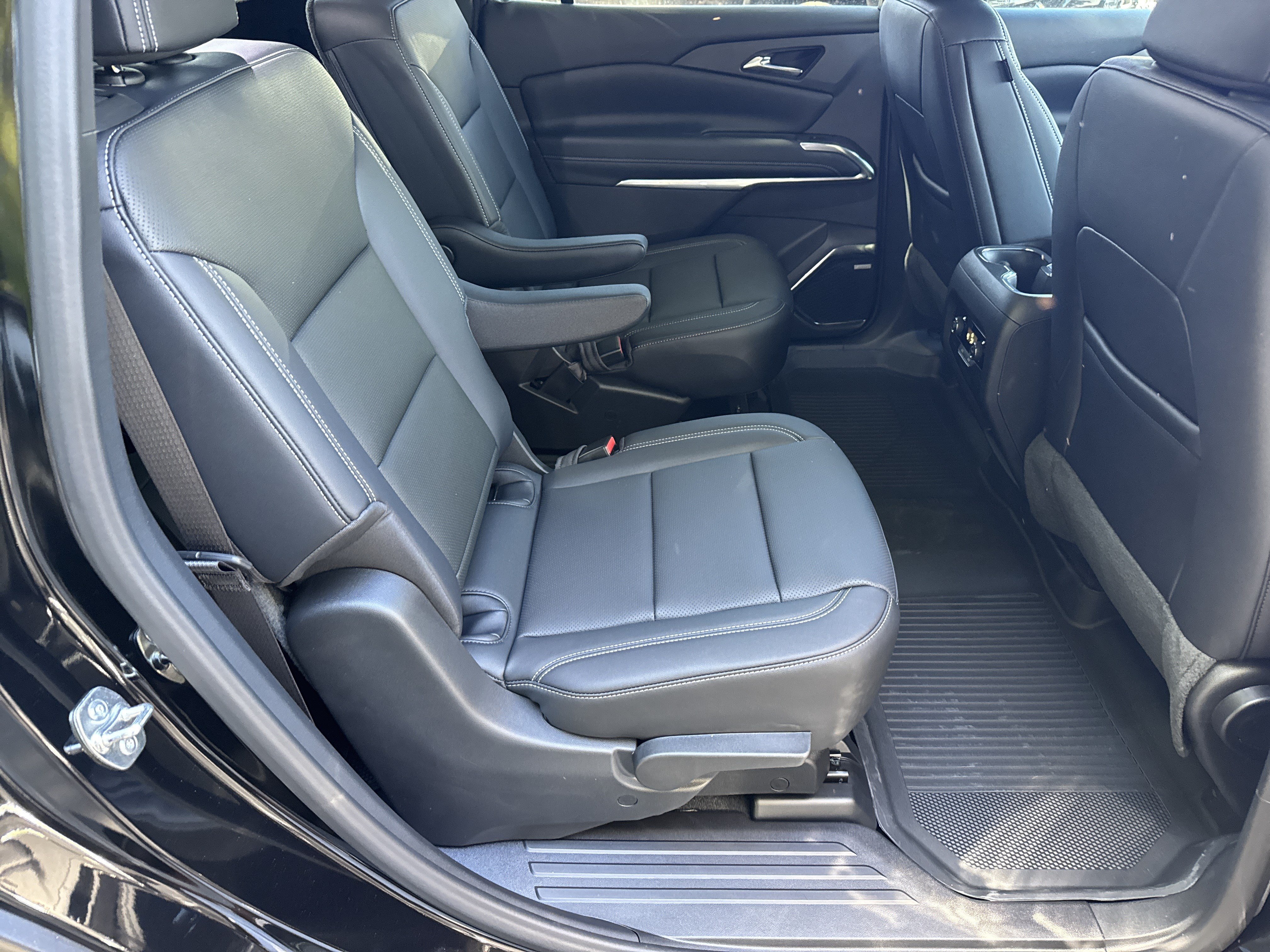New 2027 Chevrolet Traverse LT w/ Enhanced Driving Package FWD image 15
