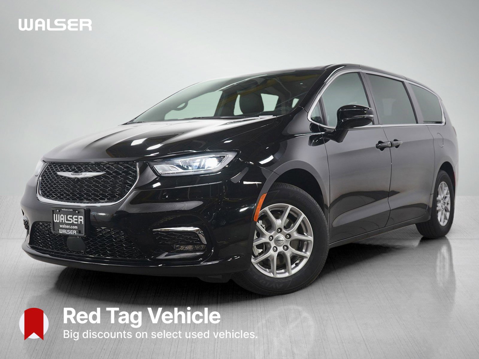 Used 2025 Chrysler Pacifica Select FWD image 1