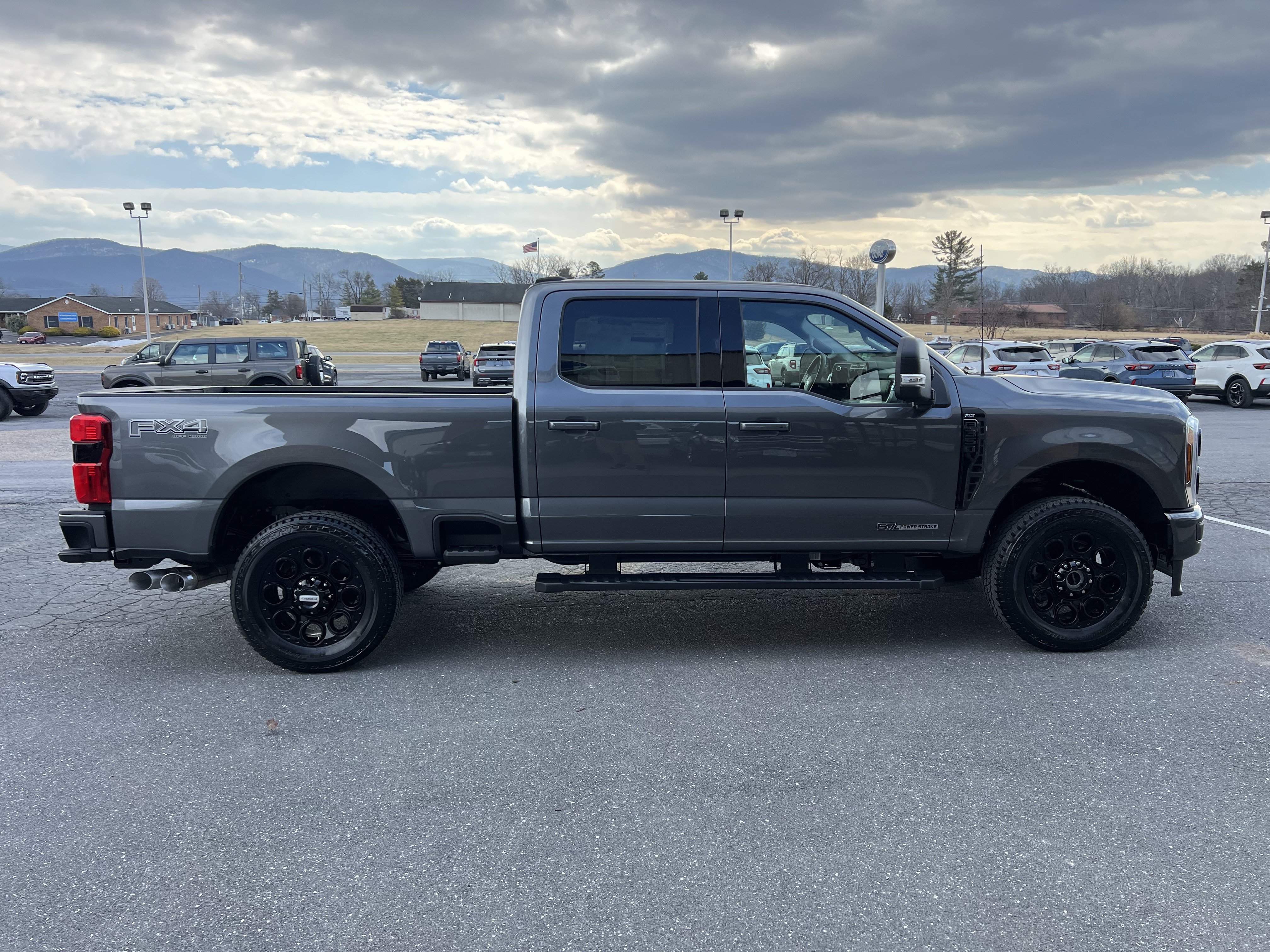 New 2026 Ford F350 XLT w/ XLT Premium Package AWD/4WD image 5