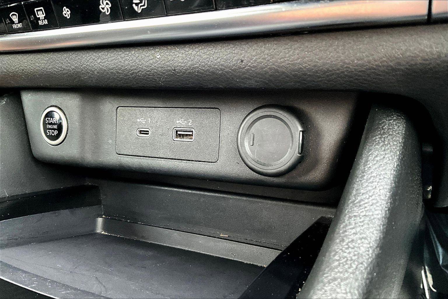 Used 2023 Nissan Rogue SV image 31