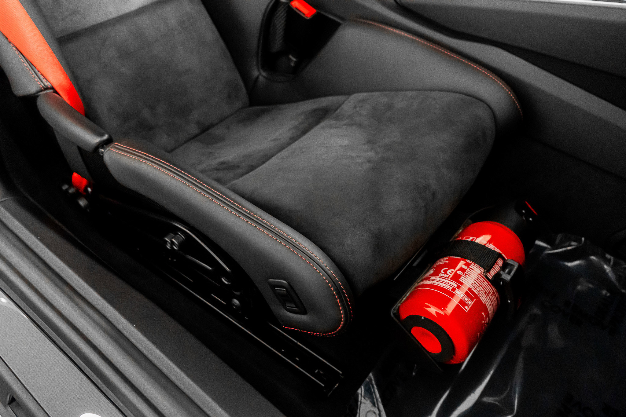 Used 2018 Porsche 911 GT2 RS w/ Weissach Package image 35