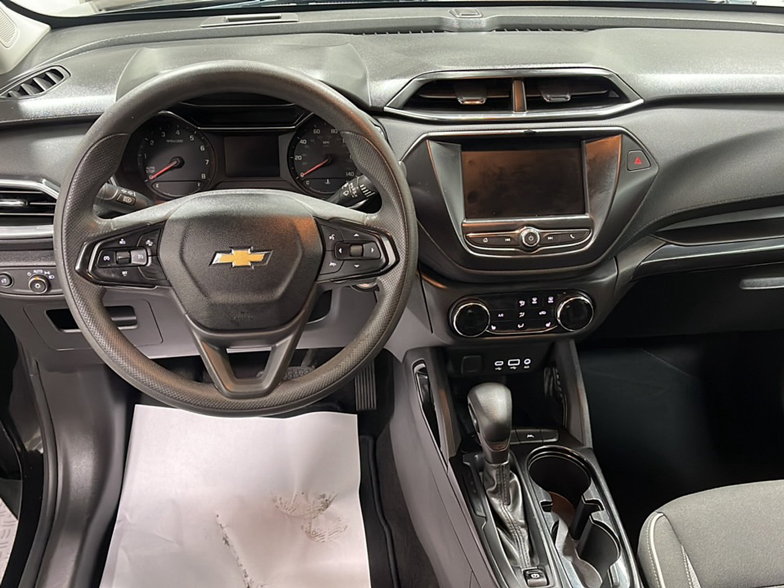 Used 2023 Chevrolet TrailBlazer LT FWD image 3
