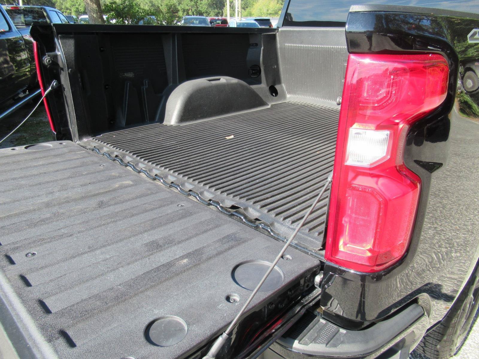 Used 2023 Chevrolet Silverado 1500 RST AWD/4WD image 9
