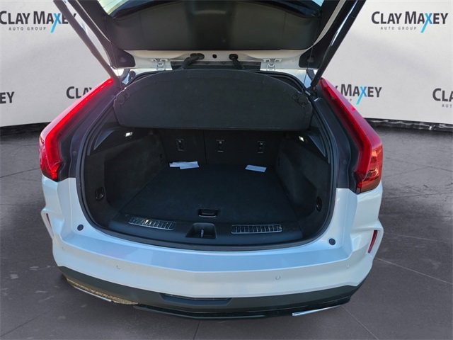 Used 2024 Cadillac XT4 Premium Luxury image 16