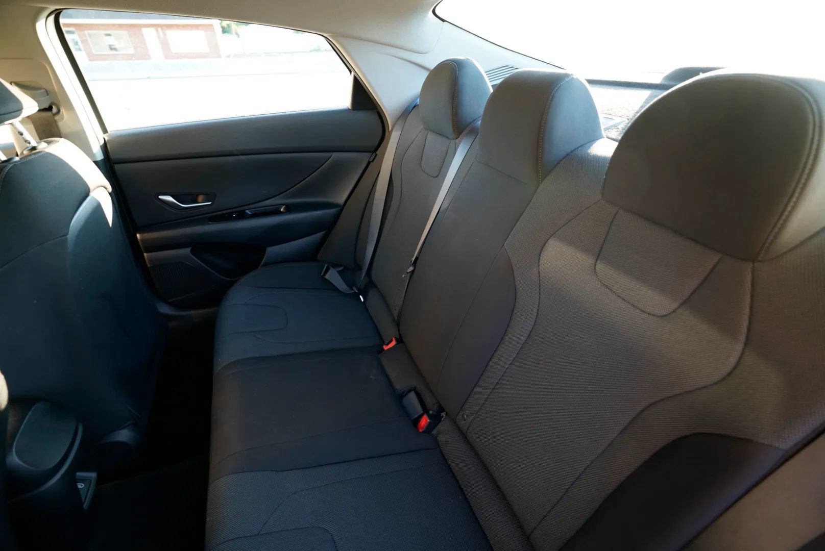 Used 2025 Hyundai Elantra SE FWD image 26