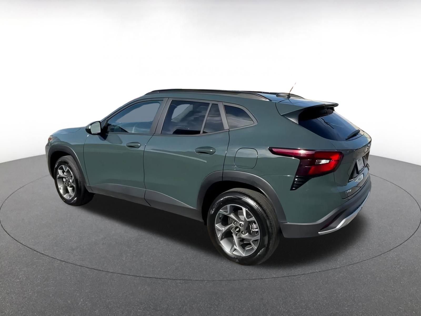 Used 2025 Chevrolet Trax LT image 10