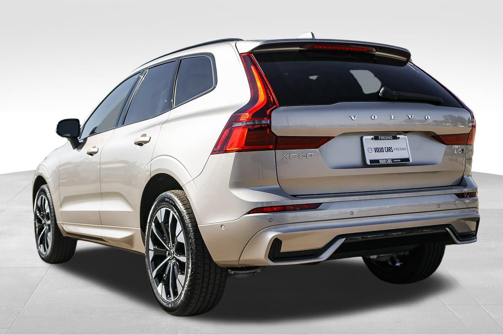New 2026 Volvo XC60 B5 Ultra w/ Climate Package AWD/4WD image 7