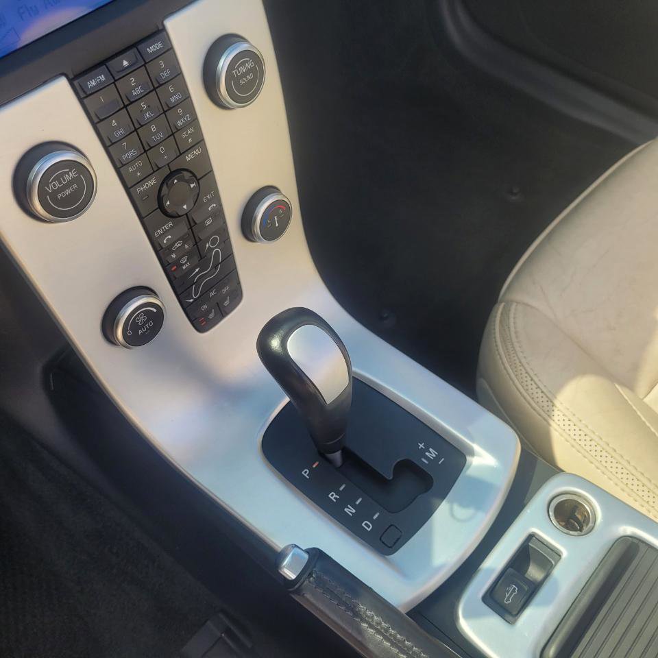 Used 2013 Volvo C70 T5 FWD image 30