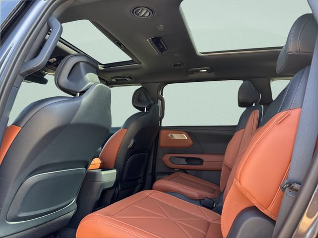 Used 2027 Kia Telluride SX w/ Towing Package FWD image 17