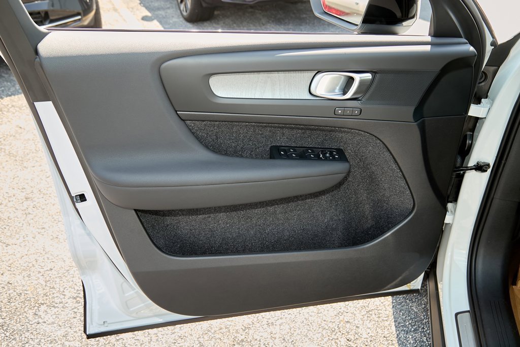 New 2026 Volvo XC40 B5 Core image 8