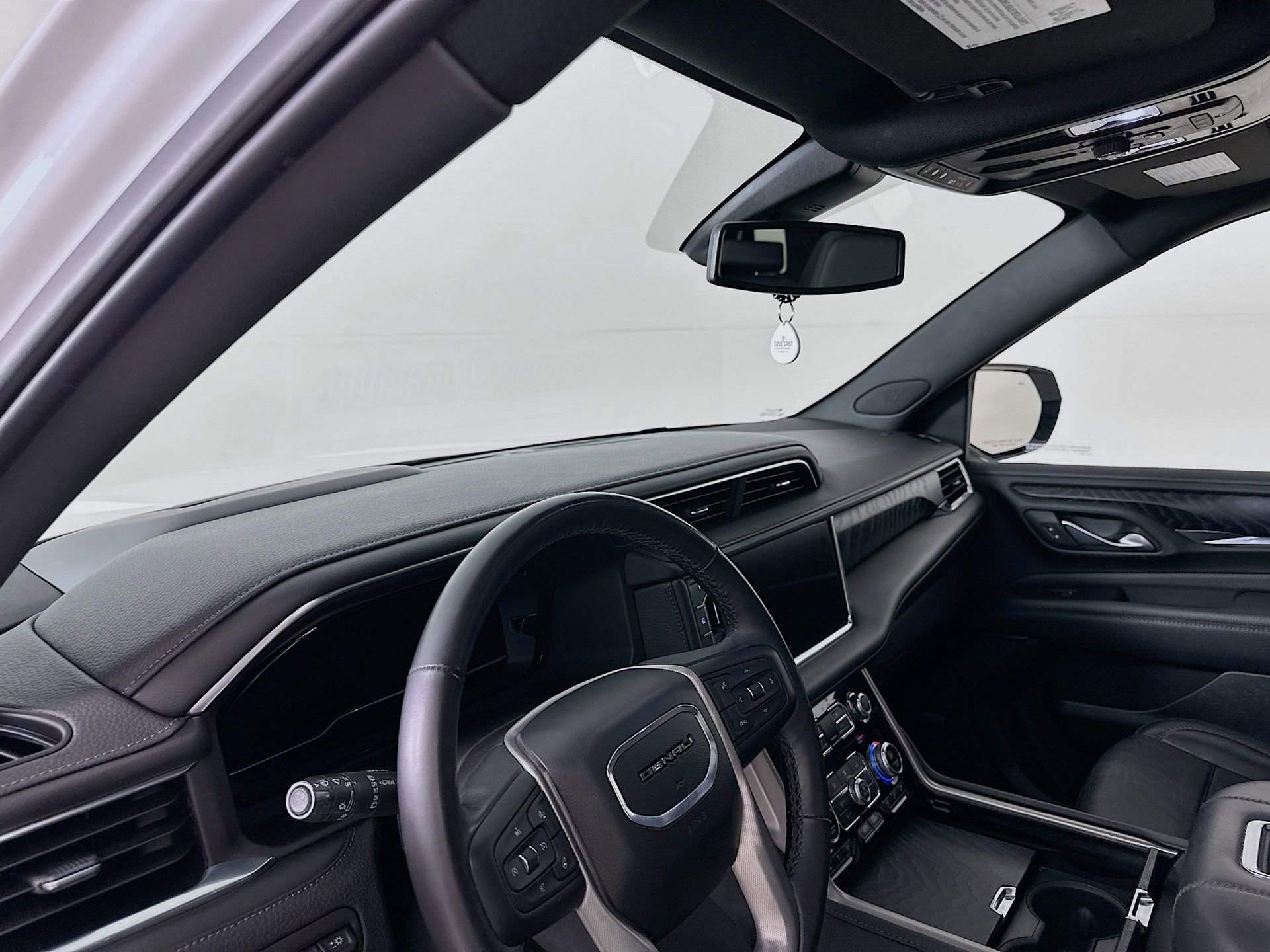 Used 2022 GMC Yukon Denali image 10