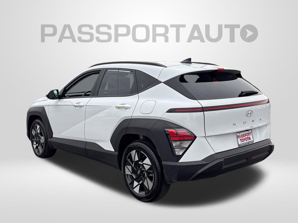 Used 2025 Hyundai Kona SEL image 3
