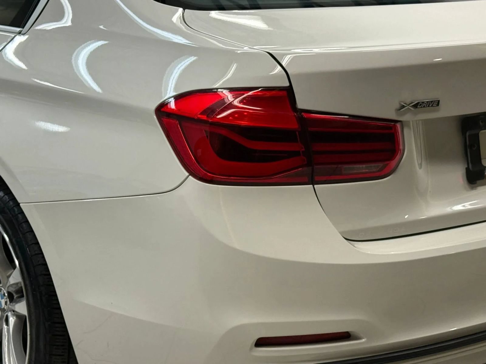 Used 2018 BMW 328d xDrive Sedan AWD/4WD image 12
